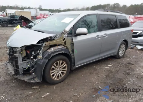 2017 Toyota Sienna Xle 8 Passenger from USA, damaged, VIN 5TDYZ3DC2HS890802